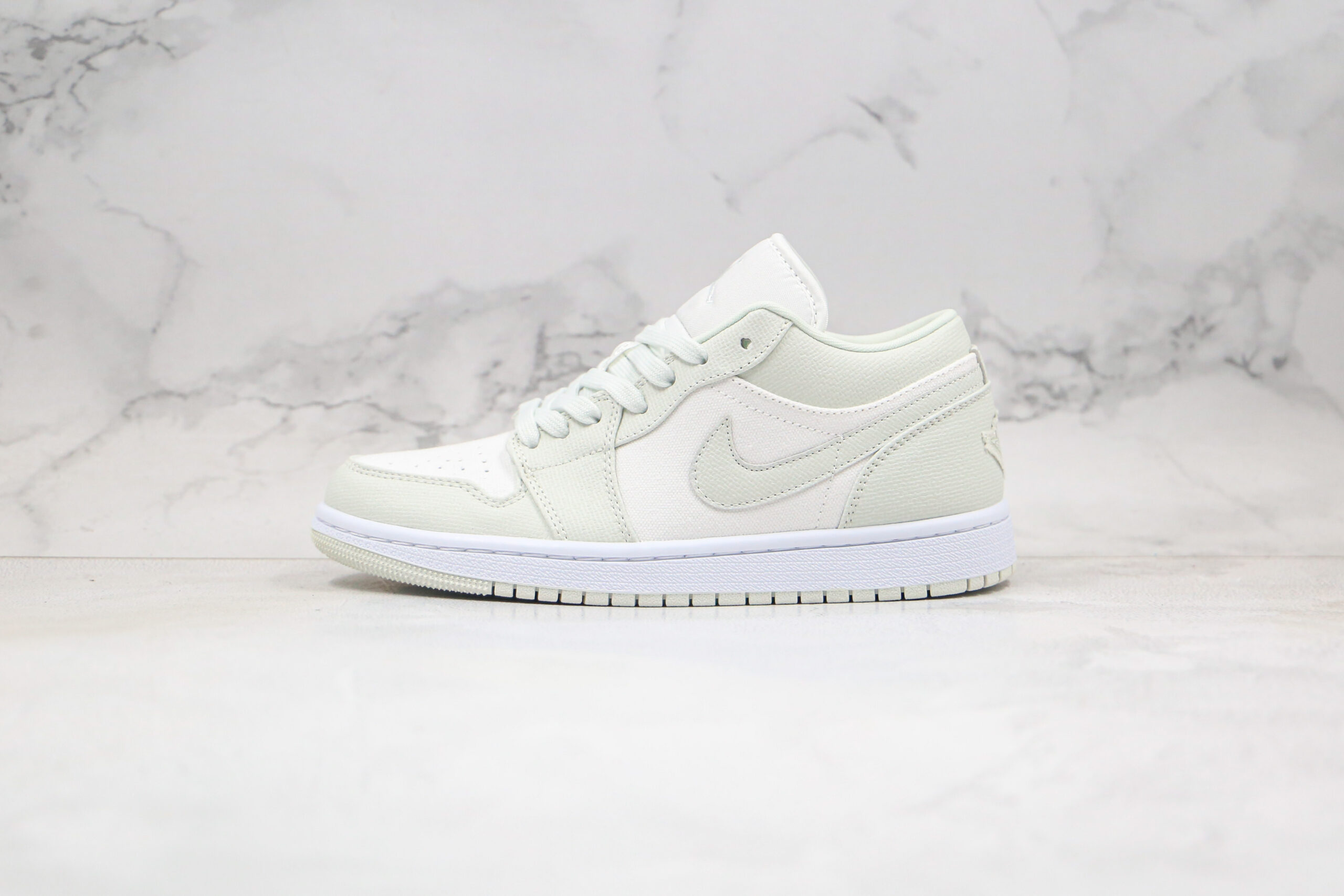NIKE AiR Jordan 1 LOW“Spruce Aura” 2026 | Drip Kickz NIKE AiR Jordan 1 LOW“Spruce Aura”