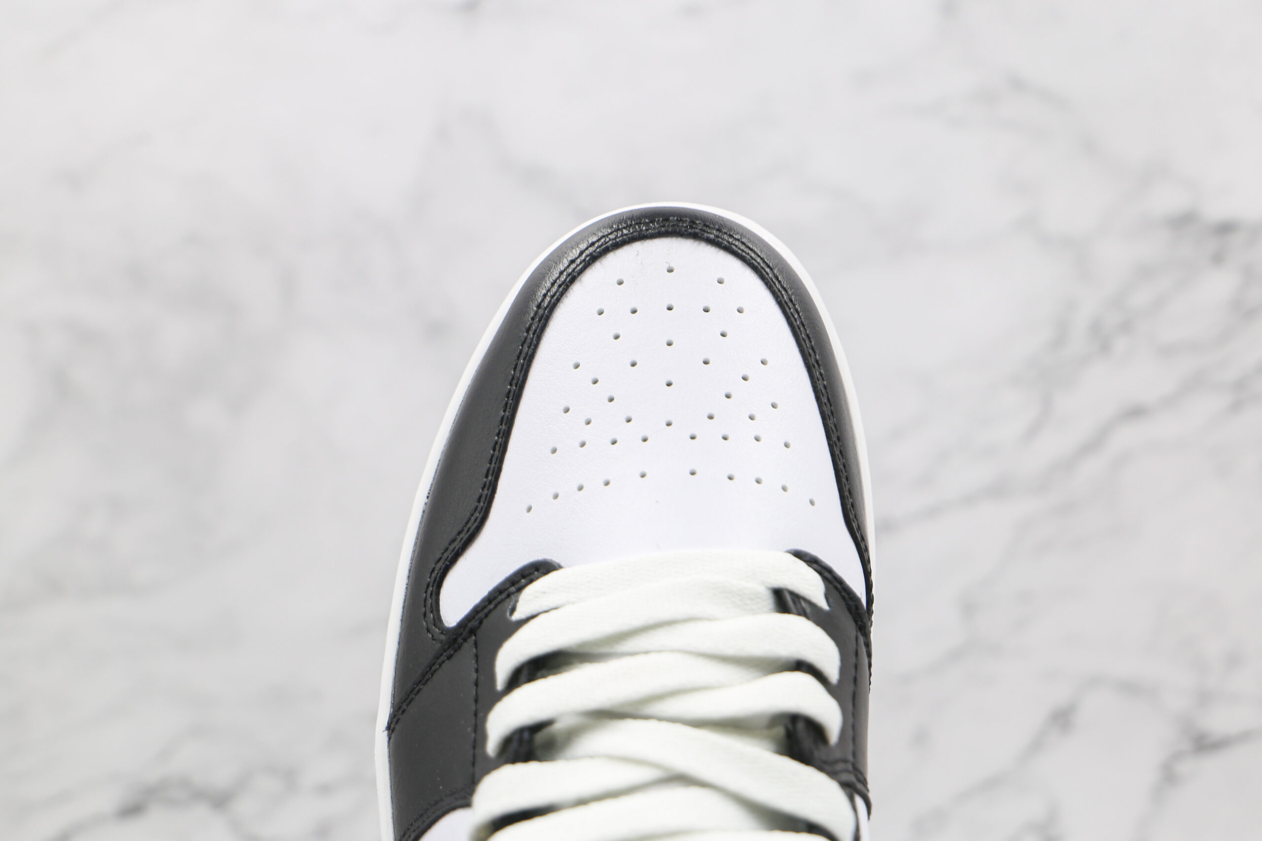NIKE Air Jordan AJ1 Mid 2026 | Drip Kickz NIKE Air Jordan AJ1 Mid - Image 5