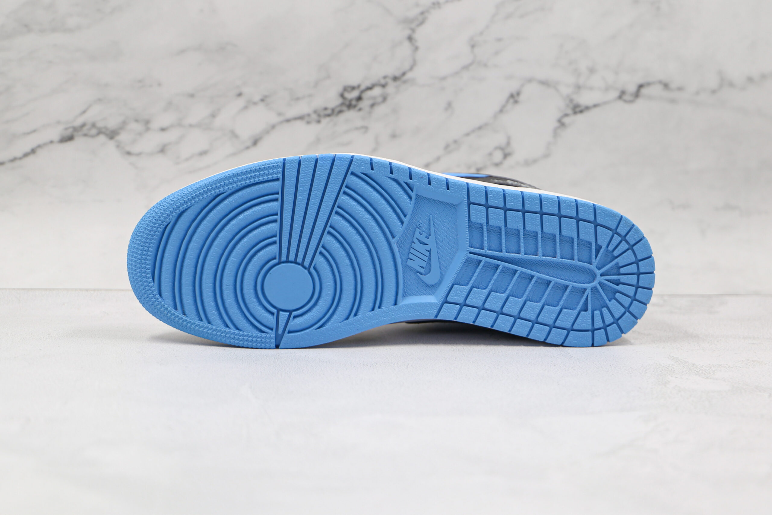NIKE Air Jordan AJ1 Mid 2026 | Drip Kickz NIKE Air Jordan AJ1 Mid - Image 7