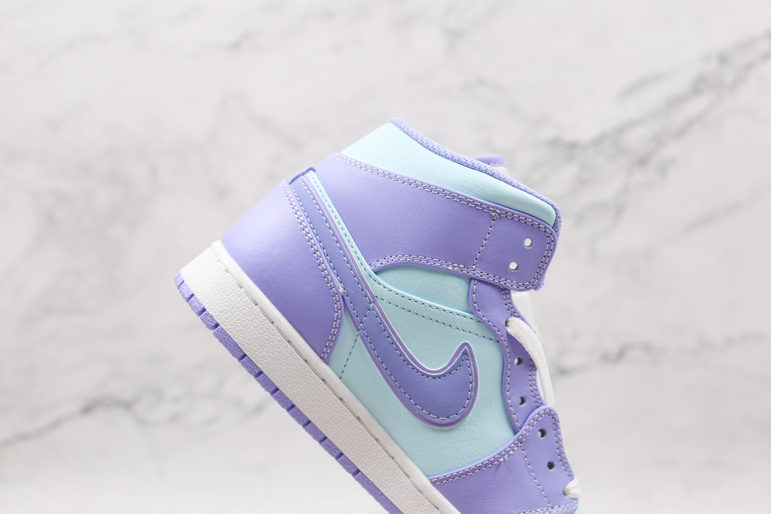 NIKE Air Jordan aj1 mid 2026 | Drip Kickz NIKE Air Jordan aj1 mid - Image 4