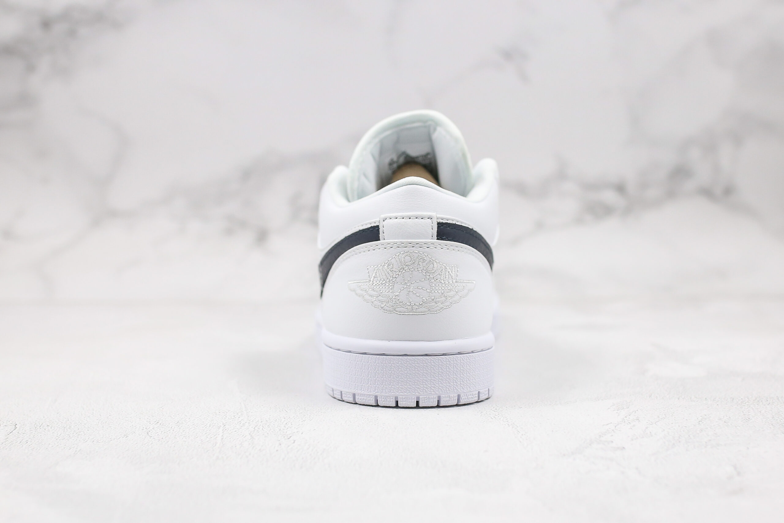 Nike Air Jordan 1 Low 2026 | Drip Kickz Nike Air Jordan 1 Low - Image 6