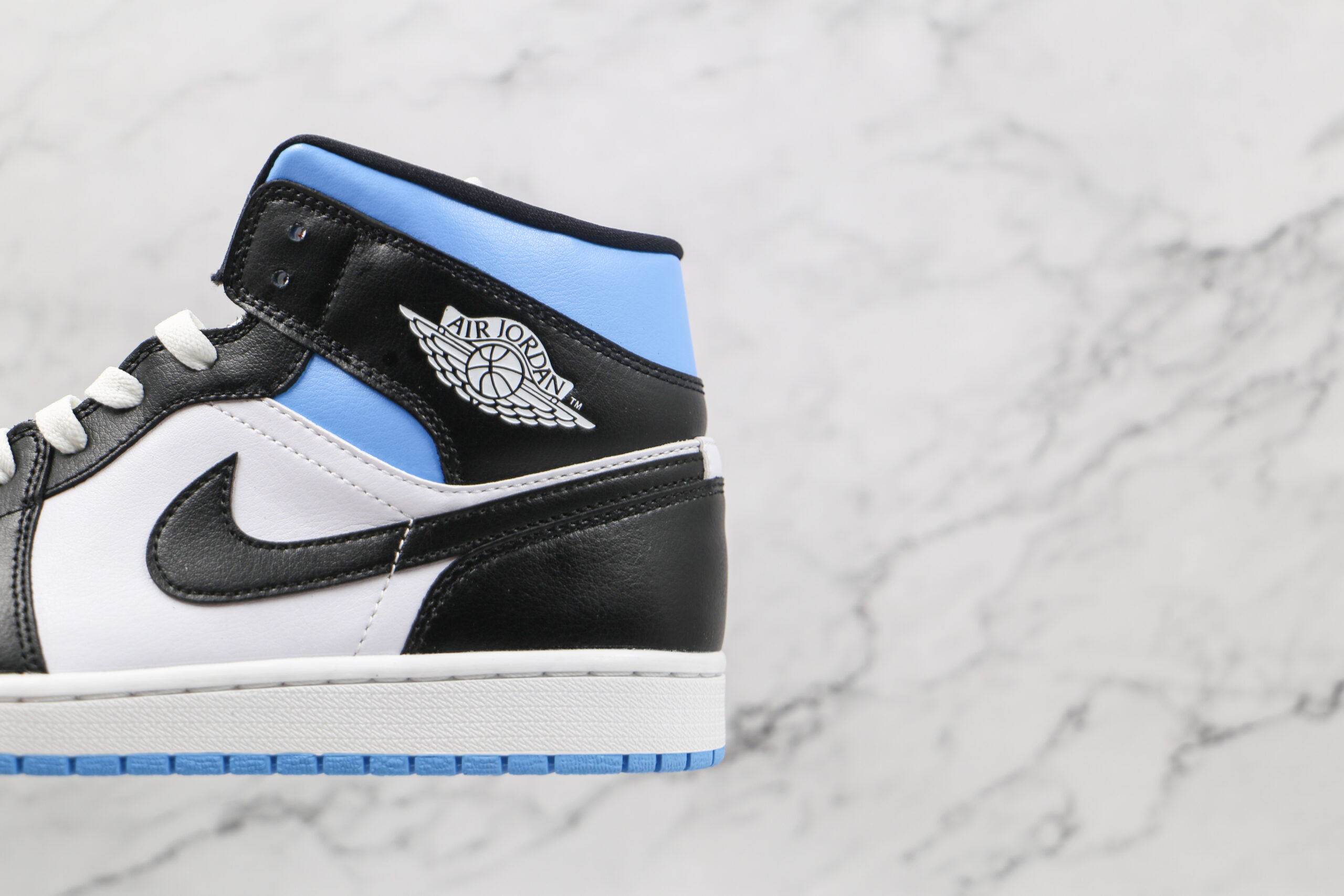 NIKE Air Jordan AJ1 Mid 2026 | Drip Kickz NIKE Air Jordan AJ1 Mid - Image 3