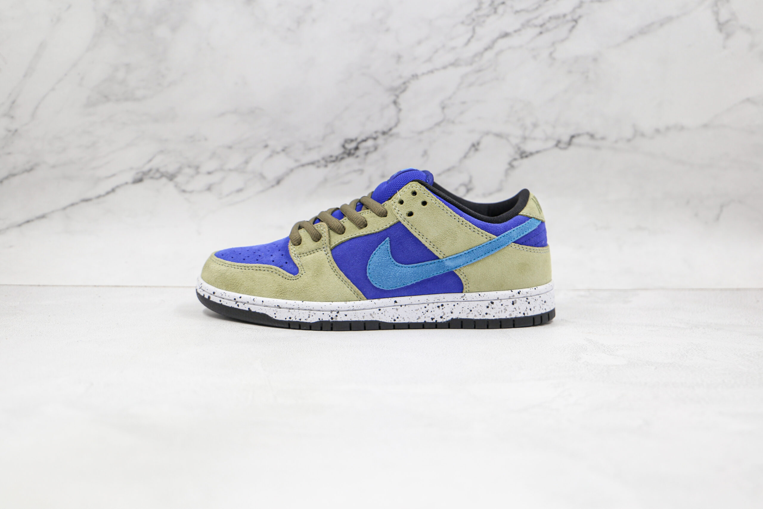 NIKE SB Dunk Low “Celadon” 2026 | Drip Kickz NIKE SB Dunk Low “Celadon”