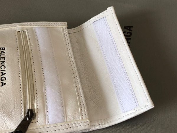 Balenciaga Wallet 2026 | Drip Kickz Balenciaga Wallet - Image 4