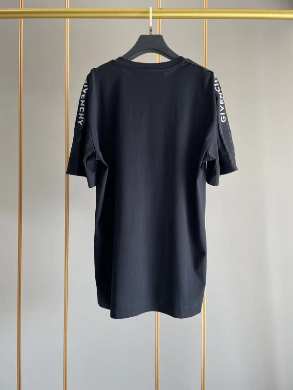 Givenchy T-Shirt 2026 | Drip Kickz Givenchy T-Shirt - Image 2