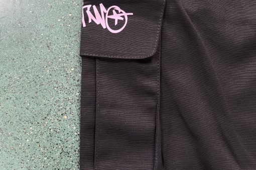 Black Graff Cargos 2025