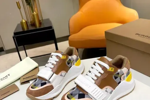 Burberry Sneaker 2025