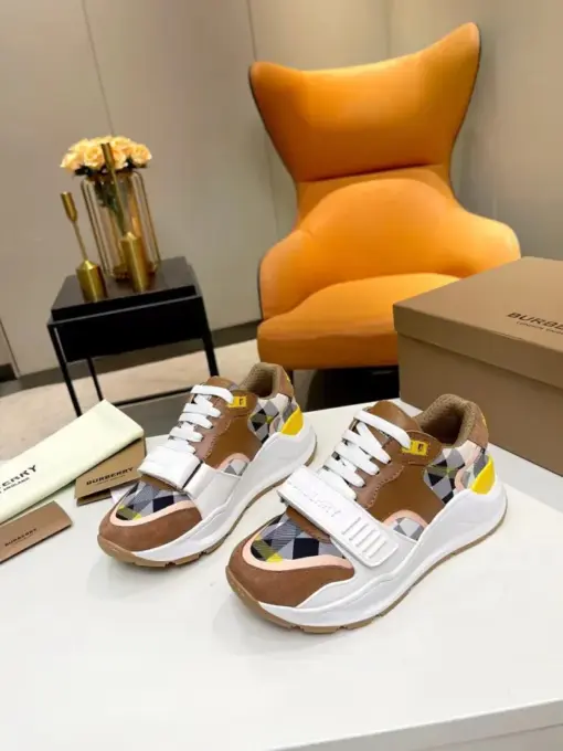 Burberry Sneaker - Image 4