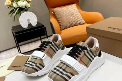 Burberry Sneaker 2025