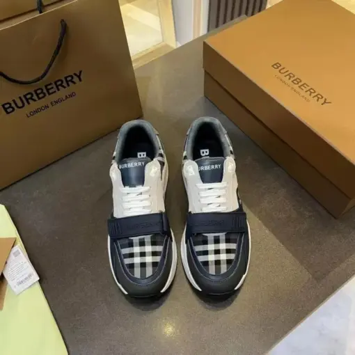 Burberry Sneaker - Image 3