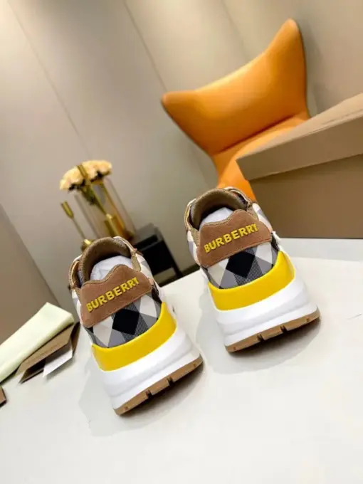 Burberry Sneaker - Image 2