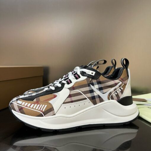 Burberry Vintage Check Low-Top Sneaker Check - Image 3