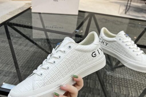 Givenchy Sneaker 2025