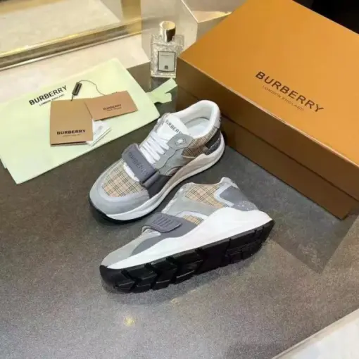 Burberry Sneaker - Image 3