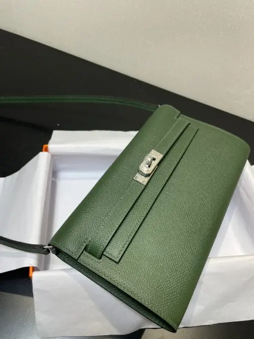 Hermès Kelly Classique To Go wallet Castleton Green 2026 | Drip Kickz Hermès Kelly Classique To Go wallet Castleton Green - Image 3
