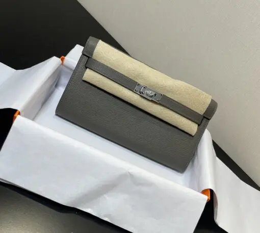 Hermès Kelly Classique To Go wallet Greige 2026 | Drip Kickz Hermès Kelly Classique To Go wallet Greige