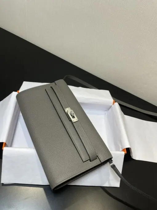 Hermès Kelly Classique To Go wallet Greige 2026 | Drip Kickz Hermès Kelly Classique To Go wallet Greige - Image 3