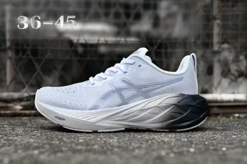 ASICS Novablast 4 Silver