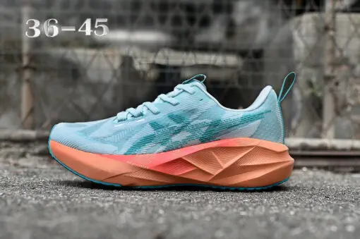 ASICS Novablast 5 Light Green