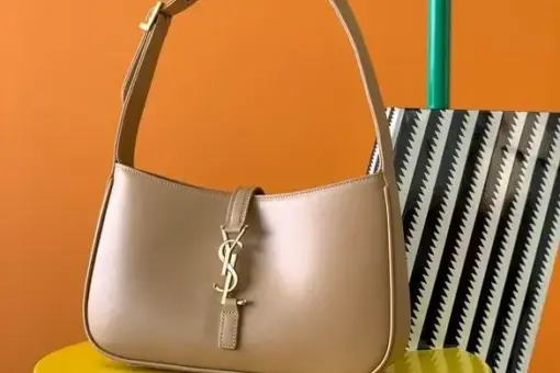 Saint Laurent Le 5 à 7 Hobo Bag Beige – Luxury Designer Handbag