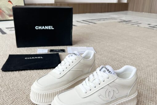 Chanel Sneakers Off White