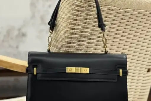 Saint Laurent Manhattan Shoulder Bag Black Calfskin