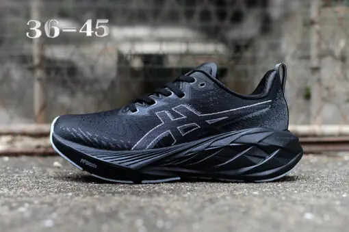 ASICS Novablast 4 Black