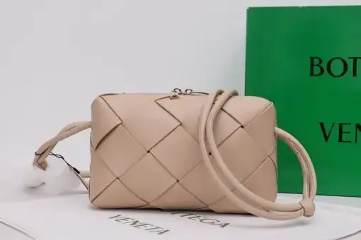 Bottega Veneta Cassette Bag Beige