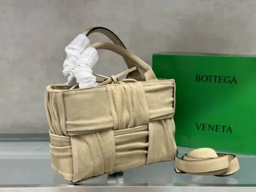 Bottega Veneta Arco Tote Bag Golden 2026 | Drip Kickz Bottega Veneta Arco Tote Bag Golden - Image 3
