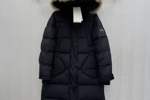 Canada Goose Parka Long Jacket Black – luxury women’s parka crafted from Arctic-Tech fabric with white goose down for ultimate warmth and style.