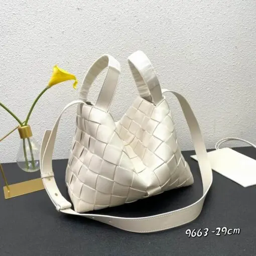 Bottega Veneta Arco Tote White 2026 | Drip Kickz Bottega Veneta Arco Tote White - Image 2