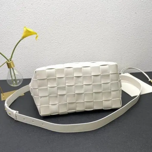 Bottega Veneta Arco Tote White 2026 | Drip Kickz Bottega Veneta Arco Tote White - Image 3