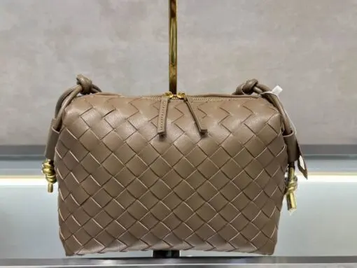 Bottega Veneta Cassette Camera Bag Beige 2026 | Drip Kickz Bottega Veneta Cassette Camera Bag Beige Intrecciato.