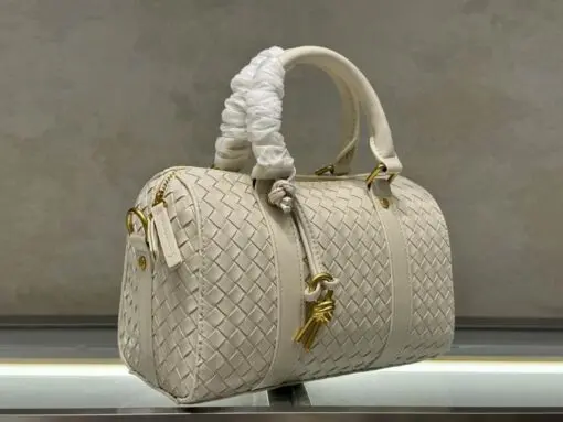 Bottega Veneta Crossbody Shoulder Bag Off White 2026 | Drip Kickz Bottega Veneta Crossbody Shoulder Bag Off White - Image 2