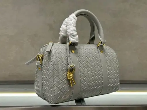 Bottega Veneta Crossbody Shoulder Bag Grey 2026 | Drip Kickz Bottega Veneta Crossbody Shoulder Bag Grey - Image 3