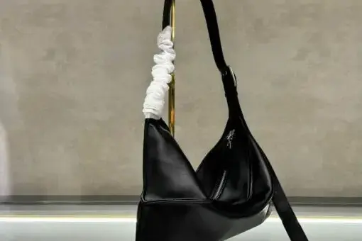 Bottega Veneta Zigzag Leather Shoulder Bag Black M1