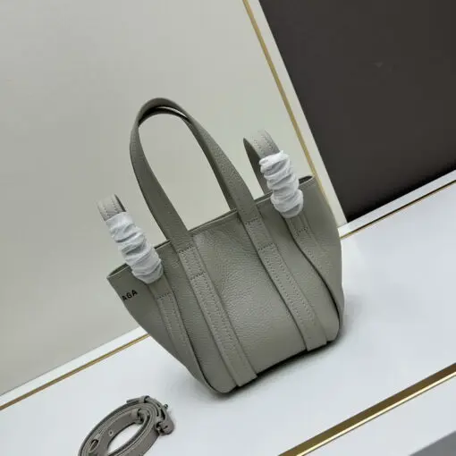 Balenciaga Everyday Tote Bag Gray 2026 | Drip Kickz Balenciaga Everyday Tote Bag Gray - Image 2