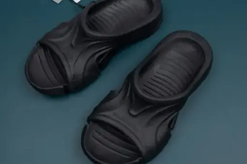 Balenciaga Black RUNNER