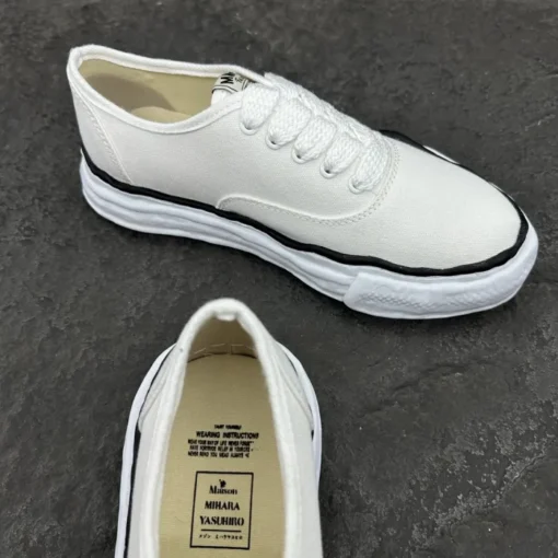 Maison Mihara Yasuhiro MMY Sneaker White Black Border 2026 | Drip Kickz Maison Mihara Yasuhiro MMY Sneaker White Black Border - Image 2