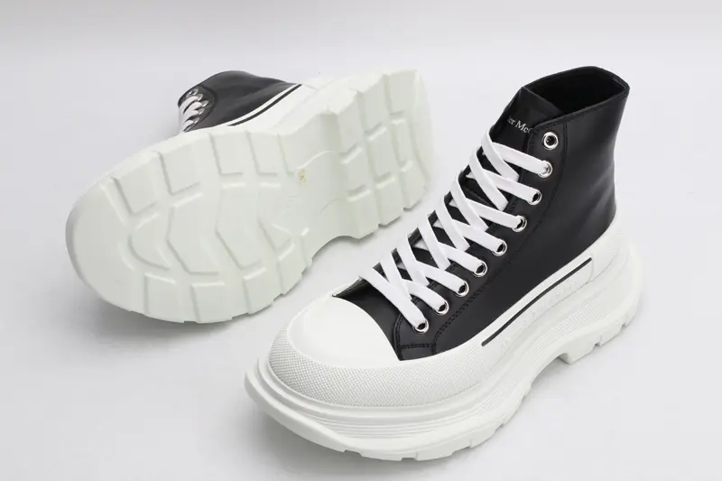 Alexander McQueen Black With White Background 2026 | Drip Kickz Alexander McQueen Black With White Background - Image 6