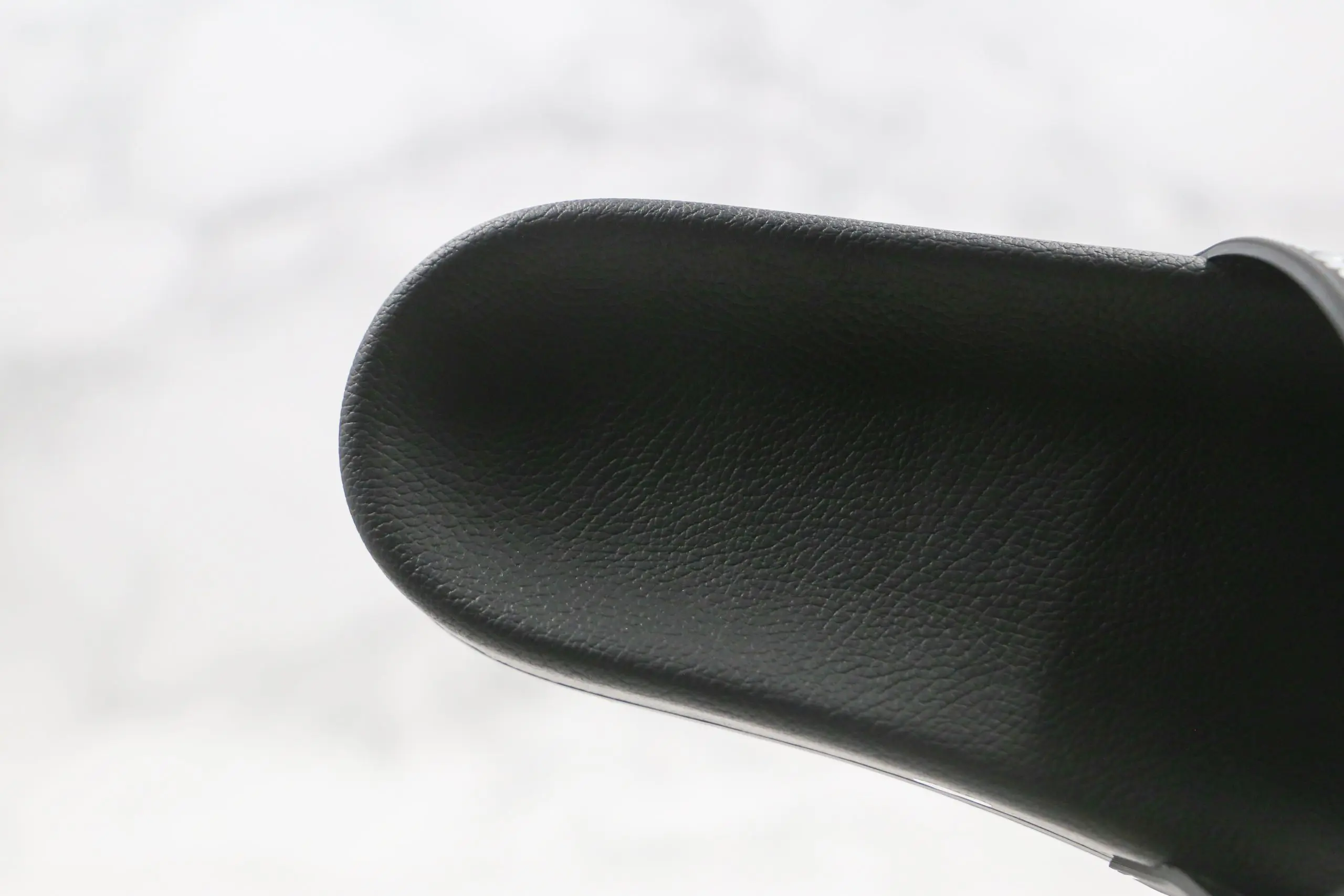 Balenciaga Slippers Black Rubber 2026 | Drip Kickz Balenciaga Slippers Black Rubber - Image 3