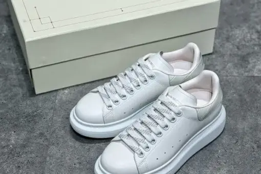 Alexander McQueen Sneaker Sky Blue