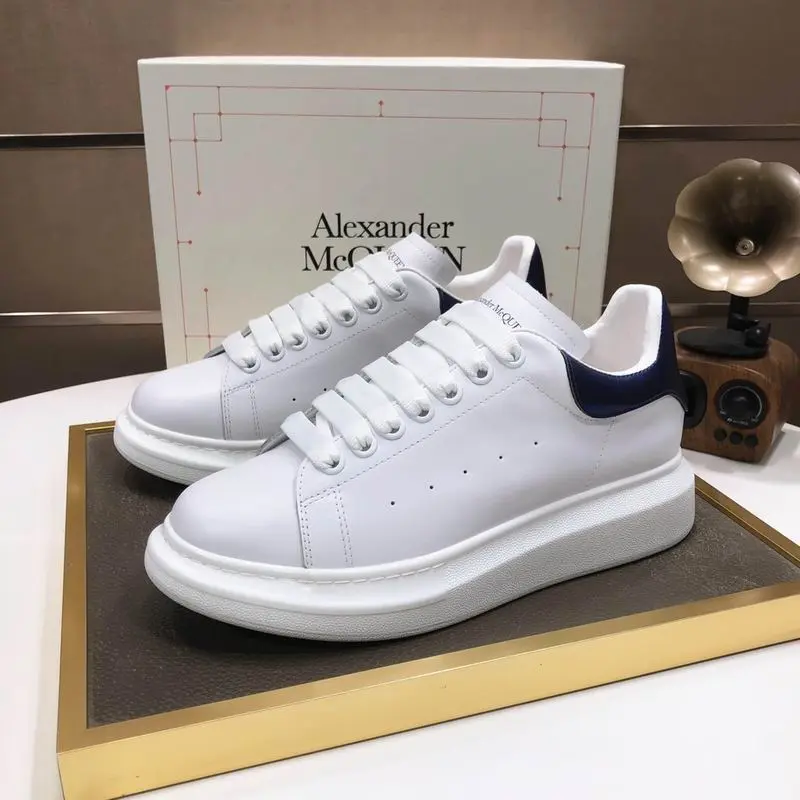 Alexander McQueen White & Blue Sneakers 2026 | Drip Kickz Alexander McQueen White & Blue Sneakers - Image 2