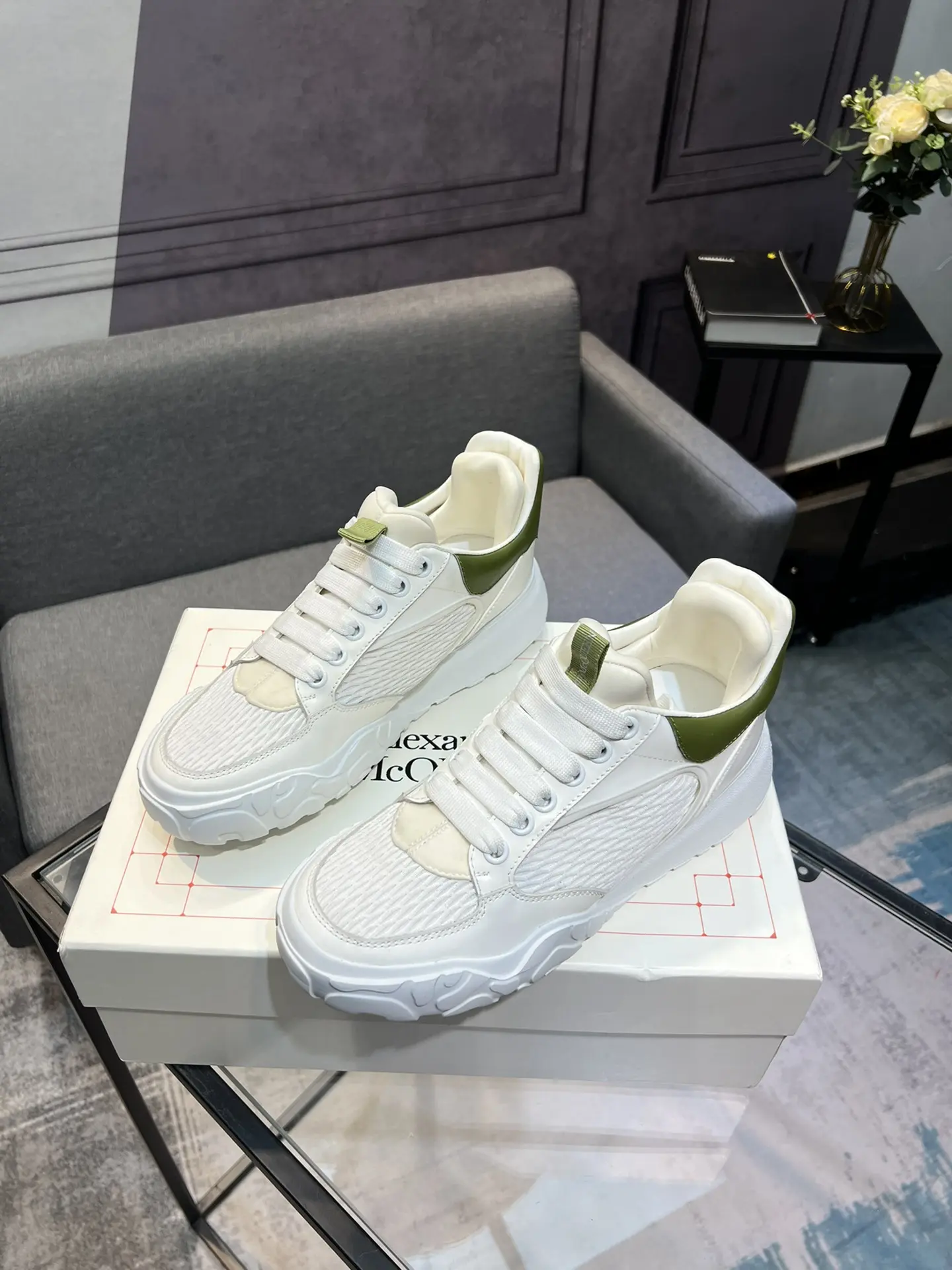 Alexander McQueen Oversized Sneakers White/Green 2026 | Drip Kickz Alexander McQueen Oversized Sneakers White/Green - Image 3