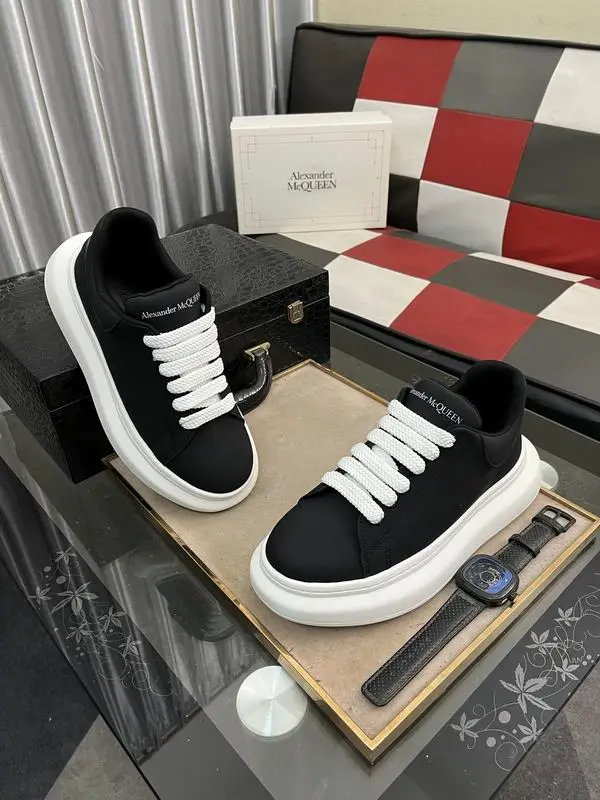 Alexander McQueen Sneakers Black & White Laces 2026 | Drip Kickz Alexander McQueen Sneakers Black & White Laces - Image 2