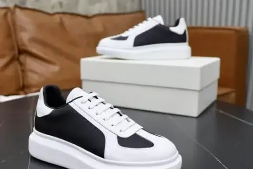 Alexander McQueen Oversized Retro Sneaker Black/White