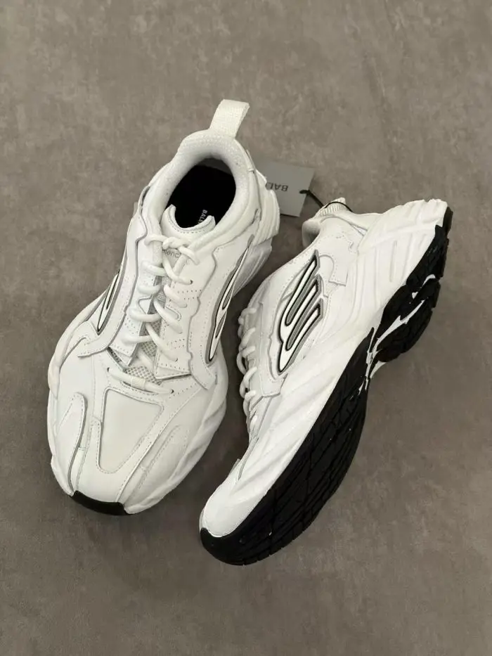 Balenciaga ‘Monday’ White Low Top Sneakers 2026 | Drip Kickz Balenciaga ‘Monday’ White Low Top Sneakers - Image 2