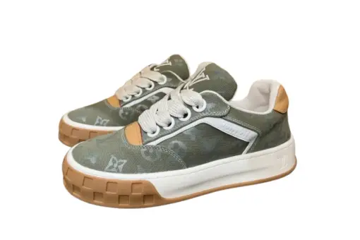 LV Lagoon Sneaker Tilted Khaki Sued - 42