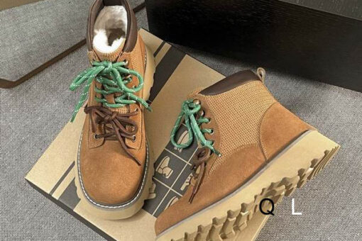 UGG Combat Ankle Lace Up Boots Beige