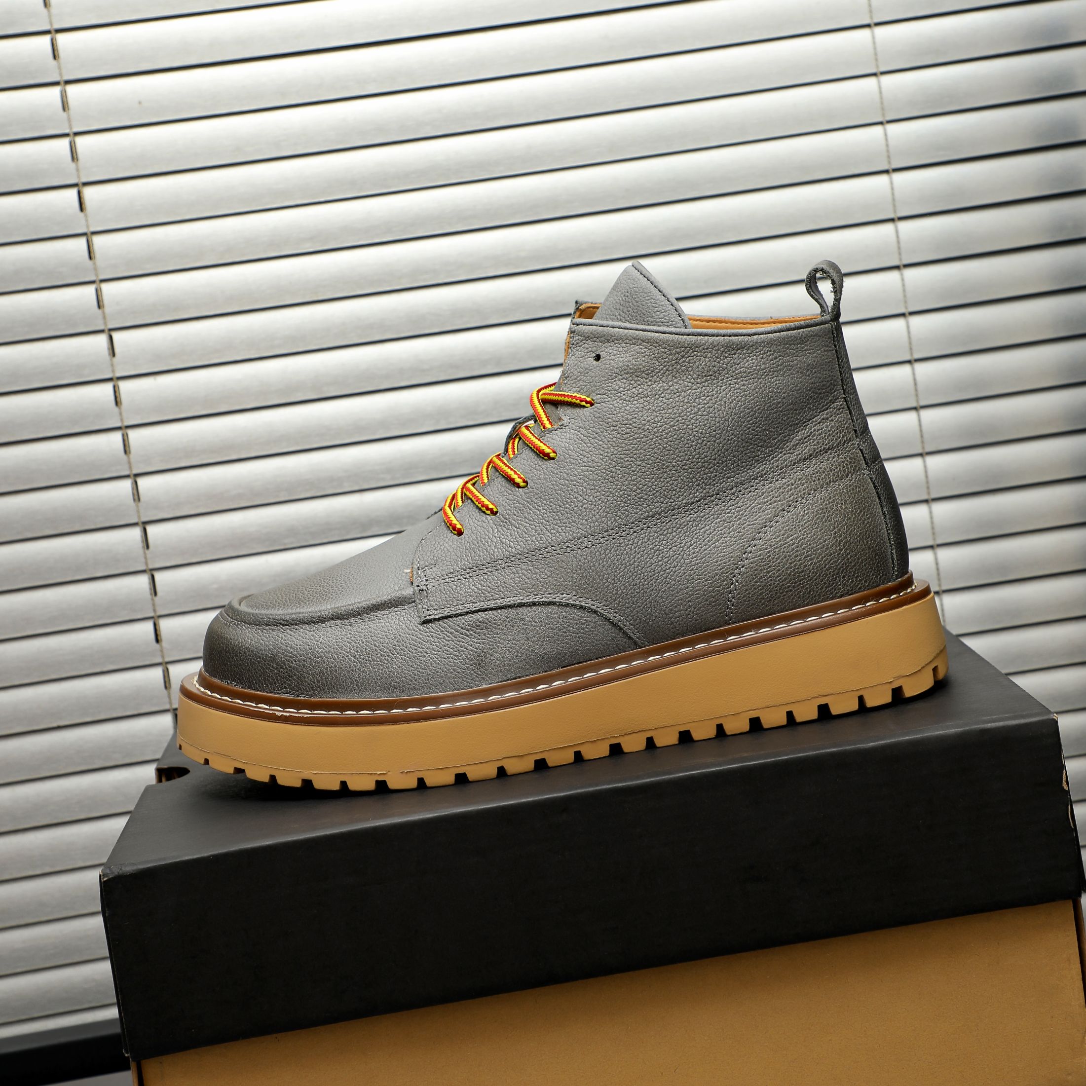 UGG Autumn Martin Boots Grey 2026 | Drip Kickz UGG Autumn Martin Boots Grey - Image 2